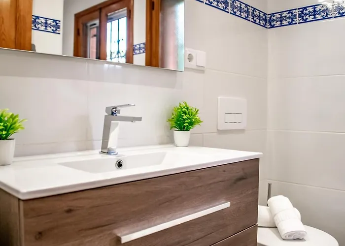 Semesterbostad Guzman - Thomas *